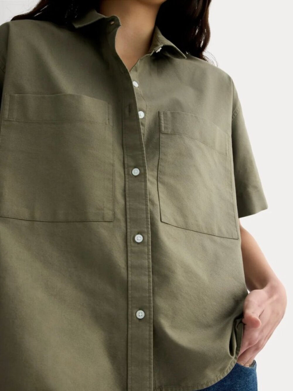 The Short-Sleeve Boxy Oxford - Picture 3 of 6
